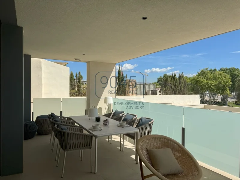 Luxus-Apartment in exclusiver Wohnanlage mit Meer-/Hafenblick auf Palma - Mallorca / Spanien