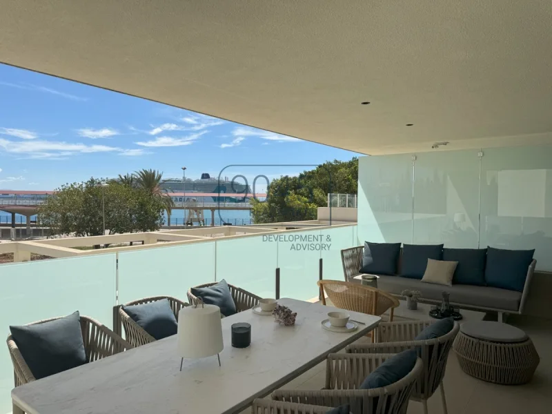 Luxus-Apartment in exclusiver Wohnanlage mit Meer-/Hafenblick auf Palma - Mallorca / Spanien