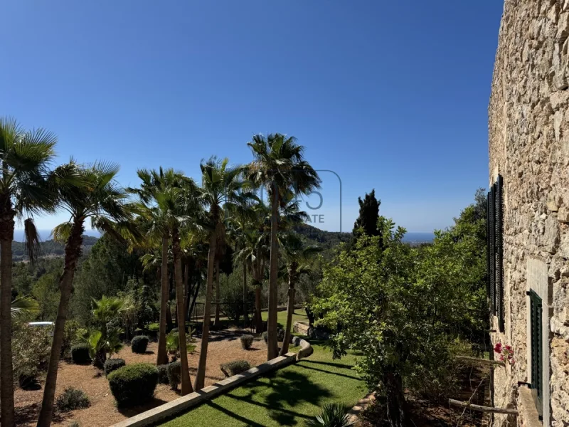 "Finca" mit Vermietungslizenz, Pool und Meerblick in der Nähe von S'Horta und Calonge