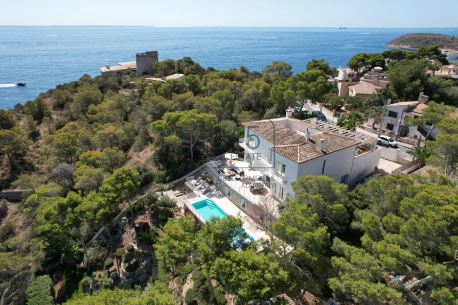 Villa direkt an der Strandpromenade von Torrenova in Palmanova - Mallorca / Spanien