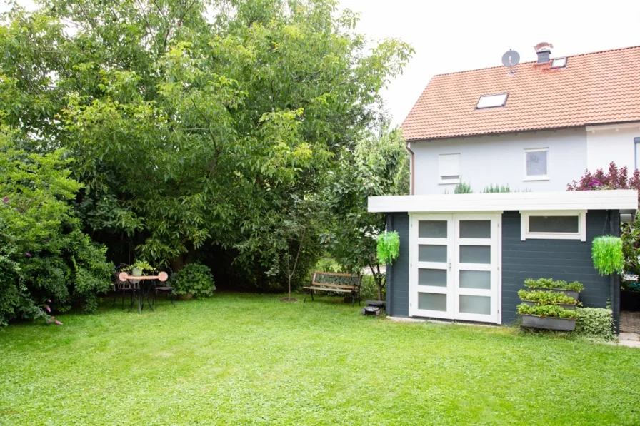 Hochwertiges Haus mit schönem Garten in ruhiger Lage in Grasbrunn