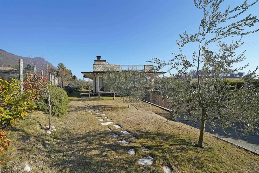 Moderne freistehende Villa mit Schwimmbad und Seeblick in Gargnano - Gardasee