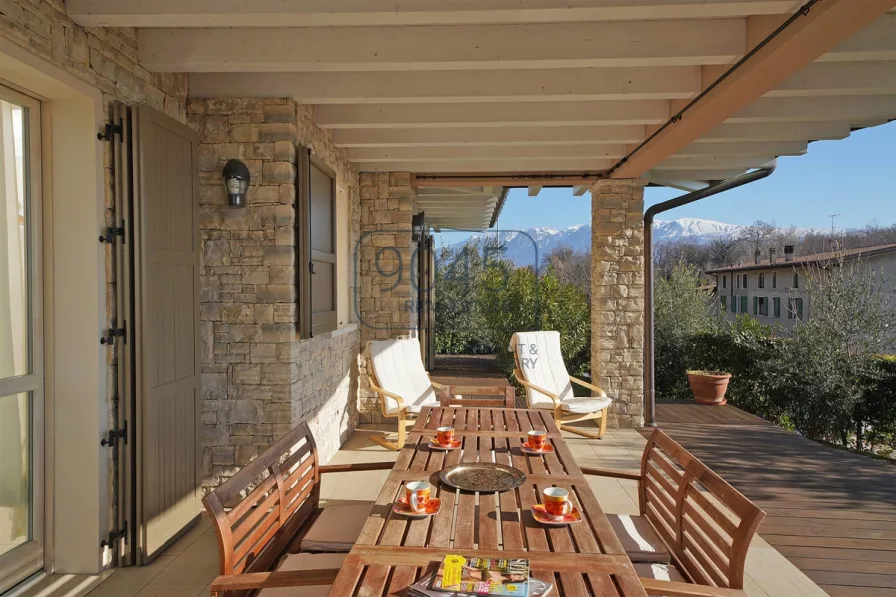 Moderne freistehende Villa mit Schwimmbad und Seeblick in Gargnano - Gardasee