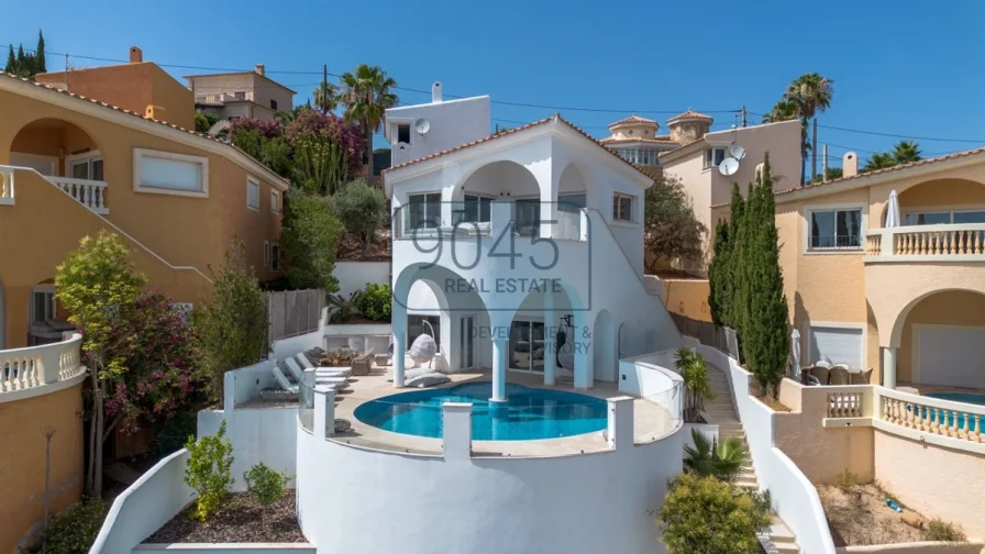 Villa mit traumhafter Strand-, Meer- und Weitsicht auf den Strand von Santa Ponsa