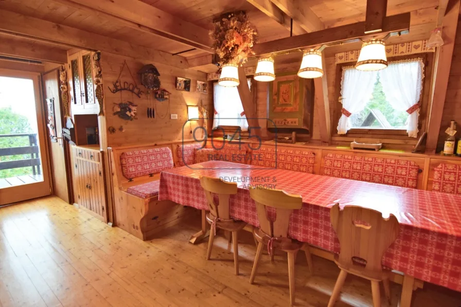 Rarität: Chalet direkt an der Skipiste mit Dolomitenblick auf die Alpe Cermis - Trentino