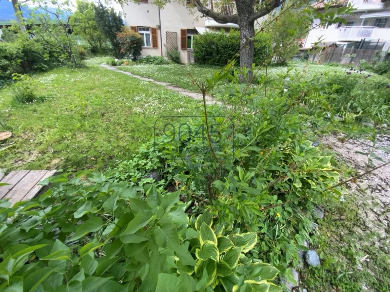 Wohnhaus mit drei Wohnungen und Garten in Vilpian - Südtirol