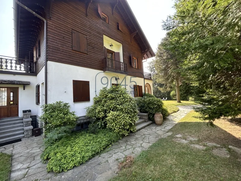 Freistehende Villa mit Park und eigenem Observatorium in Lanzo d'Intelvi - Como