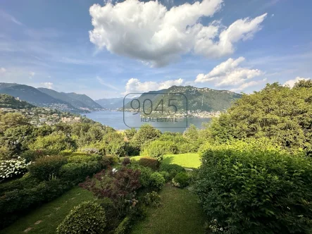 Haus mit beeindruckendem Blick auf die Stadt Como und den Comersee - Lombardei - Haus kaufen in Como - Haus mit beeindruckendem Blick auf die Stadt Como und den Comersee - Lombardei