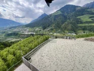 Geschlossener Hof für Pferdehaltung mit Panoramablick im Meraner Land - Südtirol