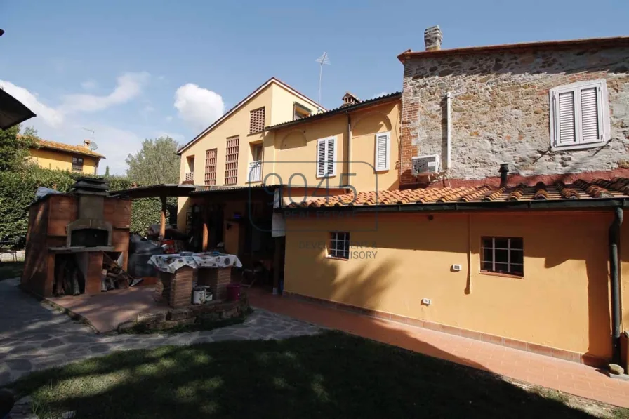 Freistehendes Landhaus mit zwei Wohneinheiten in Vinci - Toskana