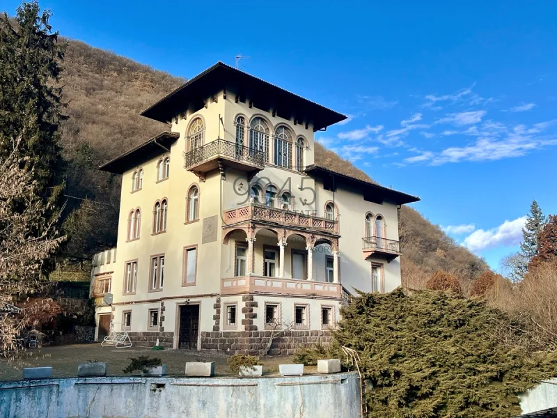 Altbauvilla mit großzügigem Privatgrundstück in Pfatten - Südtirol - Haus kaufen in Pfatten - Altbauvilla mit großzügigem Privatgrundstück in Pfatten - Südtirol