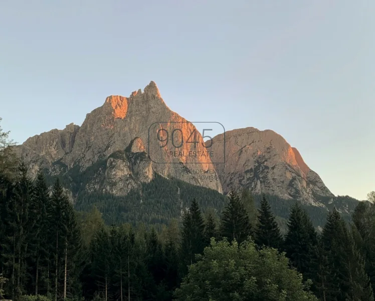 Traumhaftes Wohnen: Einzigartige Immobilie mit Blick auf den Schlern - Südtirol - Haus kaufen in Kastelruth - Traumhaftes Wohnen: Einzigartige Immobilie mit Blick auf den Schlern - Südtirol