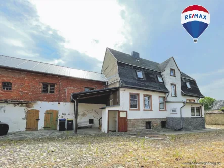 Hofansicht - Haus kaufen in Oschersleben (Bode) / Ampfurth - Ländliches Wohnen für die gesamte Familie!