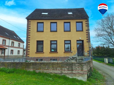  - Haus kaufen in Osterweddingen - Sanierungsobjekt für kreative Köpfe: Zweifamilienhaus in gefragter Lage!