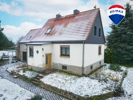 Außenansicht  - Haus kaufen in Sülzetal / Altenweddingen - Wohnen, Leben, Entspannen – Ihr Traumhaus mit großem Grundstück und vielseitigem Nebengelass