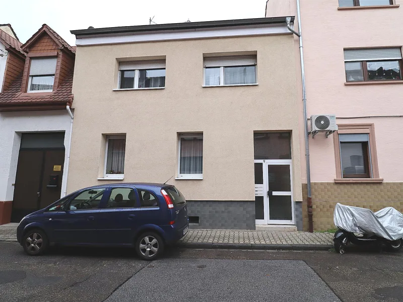  - Haus kaufen in Mannheim - Kapitalanleger aufgepasst:Vermietetes Mehrfamilienhaus in gutem Zustand!