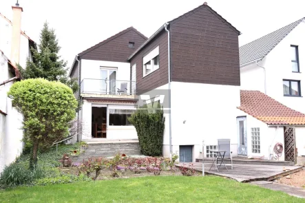 Titelbild - Haus kaufen in Mutterstadt - EinfamilienhausHaus sucht liebevolle Familie!