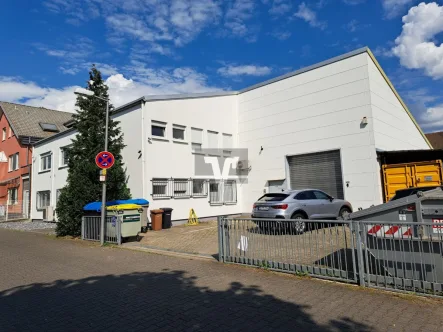 Außenansicht 2 - Halle/Lager/Produktion kaufen in Mannheim - Kompakte Gewerbeimmobilie mit flexibler Nutzung in begehrtem Gewerbegebiet