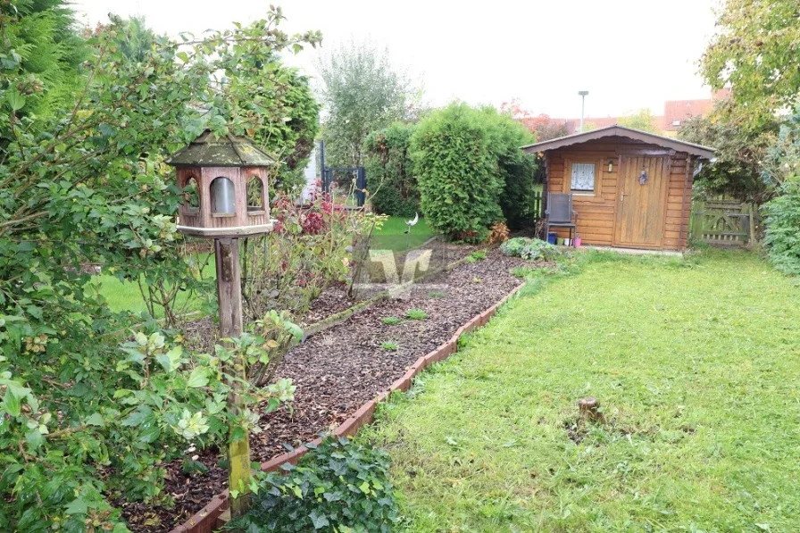 Garten mit Gartenhäuschen