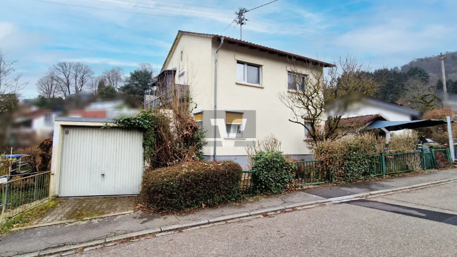 Außenansicht - Haus kaufen in Heidelberg / Ziegelhausen - Idyllisches Zweifamilienhaus mit großzügigem Garten in schöner Lage!