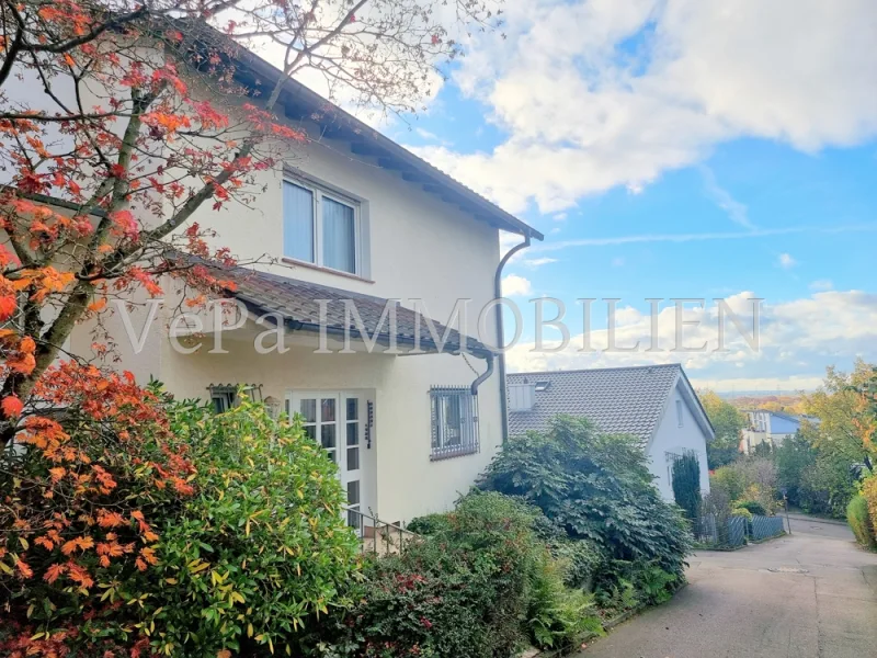  - Haus kaufen in Weinheim - REIHENENDHAUS IN TOP LAGE VON WEINHEIM, MIT BALKON, TERRASSE, SÜDAUSRICHTUNG & WEITBLICK