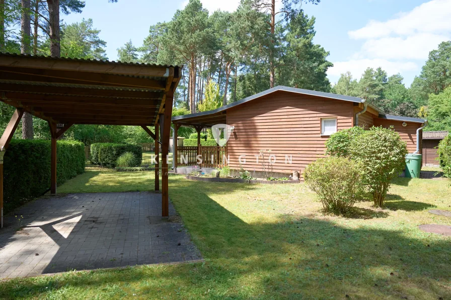 Carport und Haus