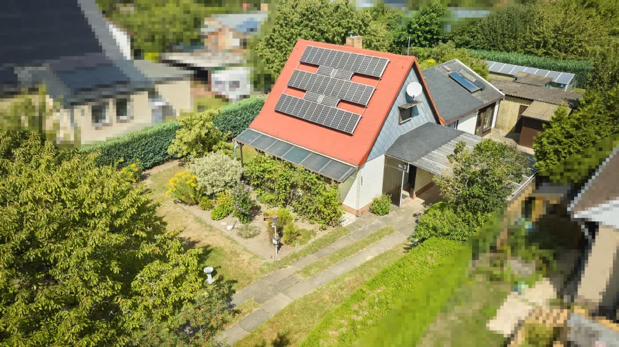 Drohnenansicht - Haus kaufen in Berlin / Blankenburg - Charmantes Einfamilienhaus mit Entwicklungspotenzial in perfekter Lage