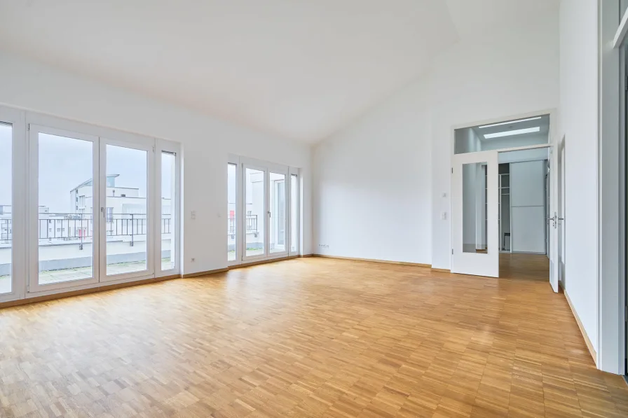 Wohnzimmer - Wohnung kaufen in Berlin / Mitte - Lichtdurchflutetes Penthouse im Herzen von Berlin Mitte