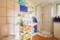 Badezimmer im ersten Bungalow