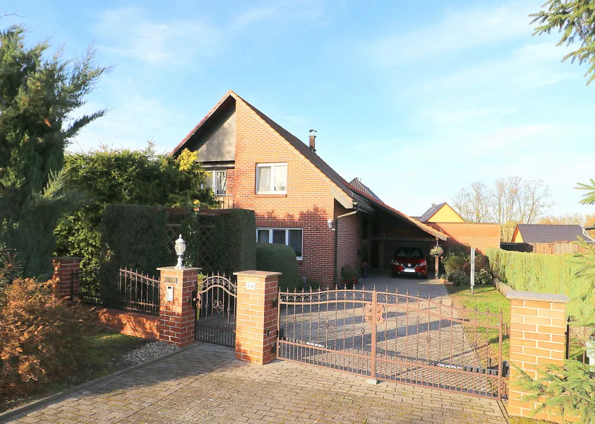 Exposéfoto - Haus kaufen in Frankfurt (Oder) - Voll verklinkertes Wohlfühlhaus mit Wintergarten, Keller, Sauna, Garage & Klima in FF- Kliestow!