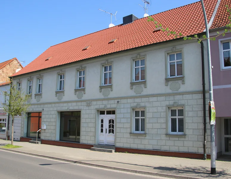 Exposéfoto - Haus kaufen in Seelow - Wohn- und Geschäftshaus mit Potenzial in Zentrumslage!