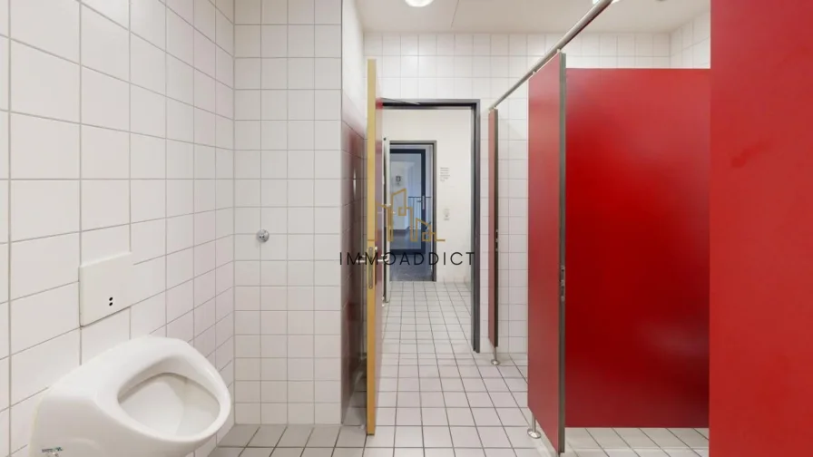 6-Galenstrae-Bathroom 1