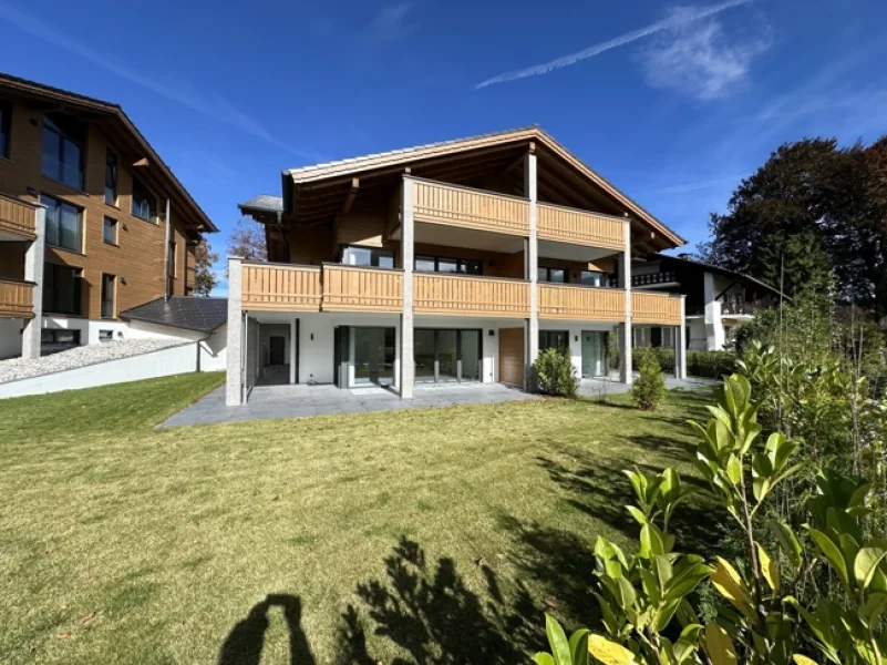  Moderner Chaletstil - Wohnung kaufen in Garmisch-Partenkirchen - Großzügige Wohnung im Obergeschoss - Erstbezug mit Panoramablick