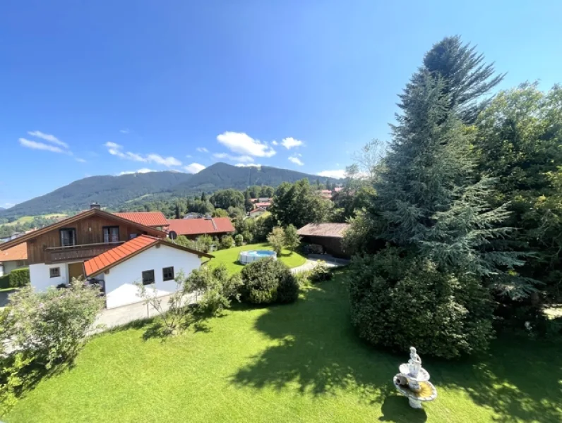 Blick vom Balkon - Wohnung mieten in Bad Kohlgrub - Bad Kohlgrub - Schöne und sonnige Dachgeschosswohnung mit Südbalkon und Weitblick