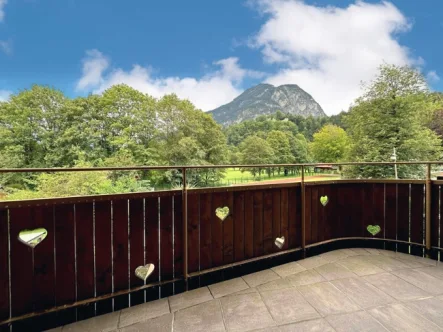 Balkon mit Blick auf Kramer und Königstand... - Haus kaufen in Garmisch-Partenkirchen - GAP - Gepflegtes Reihenmittelhaus mit Platz für die Familie