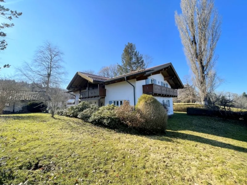  - Haus kaufen in Bad Kohlgrub - Traumlage - Panoramablick-Landhausvilla auf großem Grund