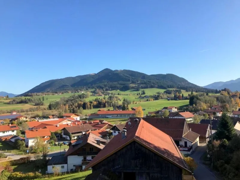 Blick im Sommer - Wohnung mieten in Saulgrub - Saulgrub - Sonnige und großzügige Wohnung mit traumhaftem Panoramablick