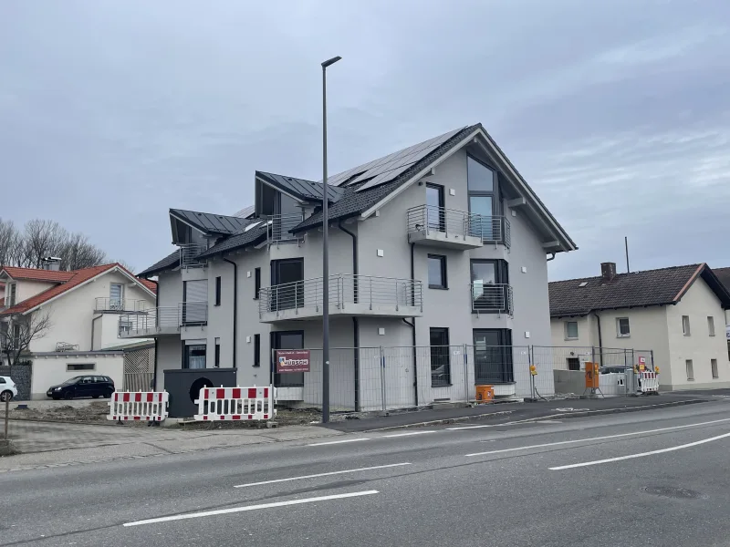 Außenansicht - Büro/Praxis mieten in Rosenheim - Top Neubau-Gewerbe EG mit perfekter Infrastruktur & Bergblick