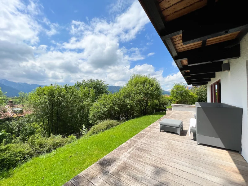 Terrasse - Haus kaufen in Fischbachau - Villa in herausragender Lage und überragendem Blick auf die Bergkette