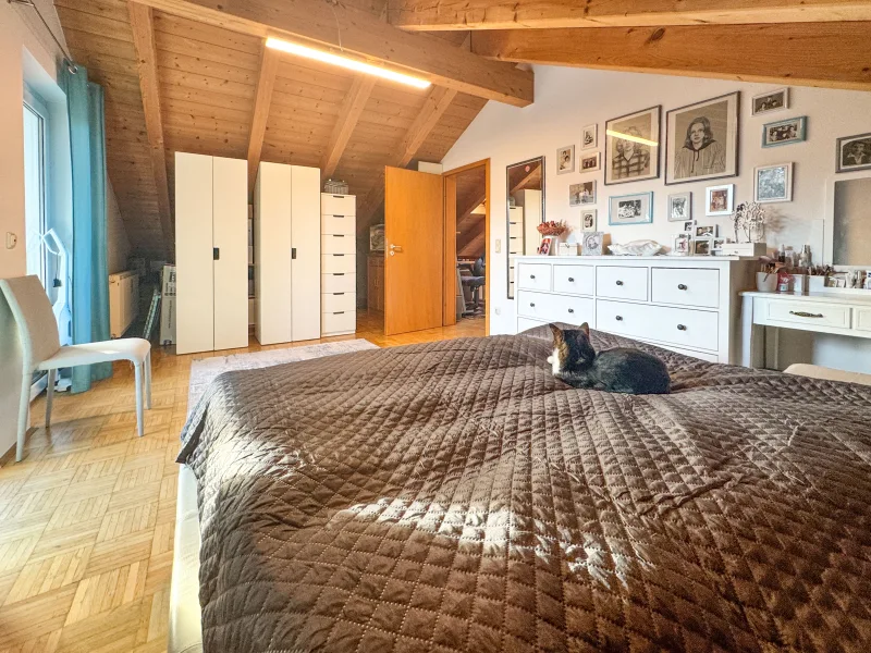 Schlafzimmer 1 DG