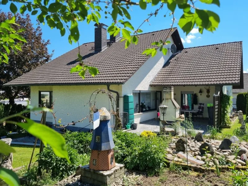 Haus - Haus kaufen in Breuberg / Hainstadt - Attraktives Einfamilienhaus mit schönem Garten in Breuberg - alles auf einer Ebene