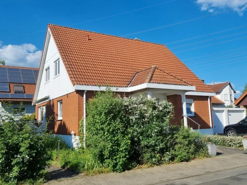 Haus - Haus kaufen in Friedberg / Bauernheim - Die ganze Familie unter einem Dach - mit Büro/Praxis/ELW