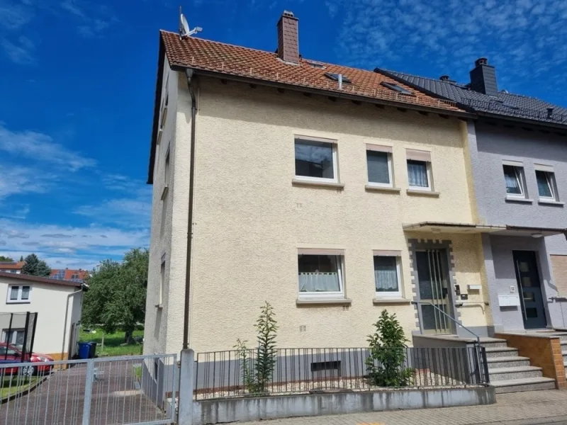  - Haus kaufen in Oberzent / Beerfelden - Ihr gemütliches Zuhause: DHH in Beerfelden mit Hof + Garten