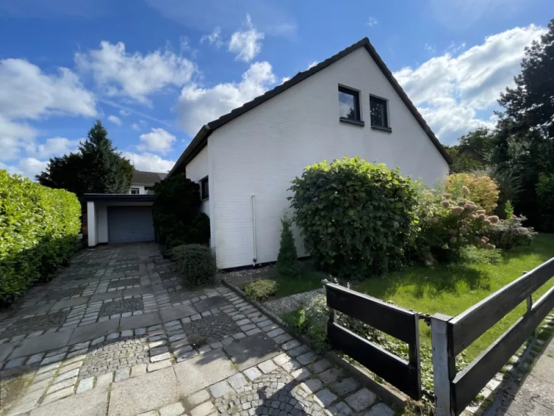 Haus - Haus kaufen in Schwarzenbek - Viel Potenzial für Ihr Traumhaus - Einfamilienhaus mit Garten in Schwarzenbek