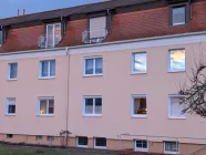 Ansicht Rückseite - Wohnung mit französischem Balkon und elektr. Rollladen