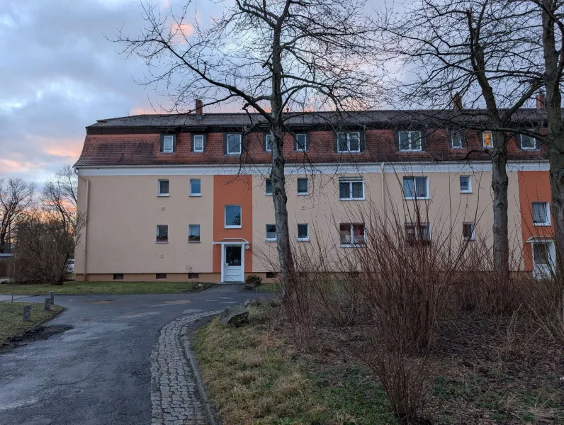 Ansicht Vorderseite - Wohnung kaufen in Görlitz - Dach überm Kopf, See vor der Tür – Ihre Traumwohnung in Görlitz-Weinhübel!