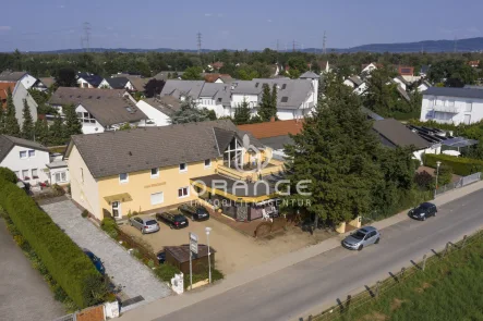 Drohnenansicht - Gastgewerbe/Hotel kaufen in Pfungstadt - ***PENSION MIT 13 ZIMMERN UND 3 WOHNUNGEN VOR FRANKFURT IN PFUNGSTADT***