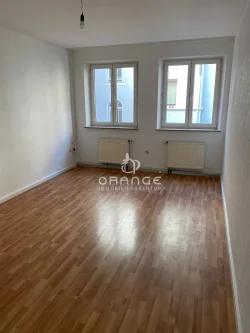 Wohnzimmer - Wohnung mieten in Nürnberg - ***Ruhige 2 Zimmer Wohnung in der Osianderstrasse auf Zeit***