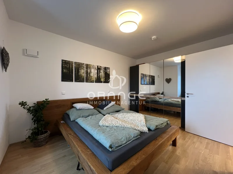 Schlafzimmer Ansicht 1