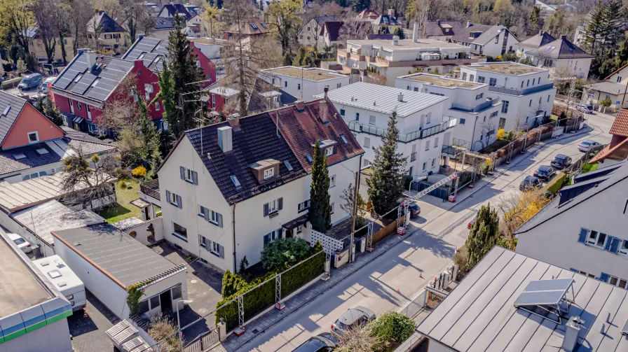 Ansicht Nord/Ost - Haus kaufen in München / Obermenzing - ***Dreifamilienhaus - tolle Gelegenheit am Nymphenburger Schlosspark***